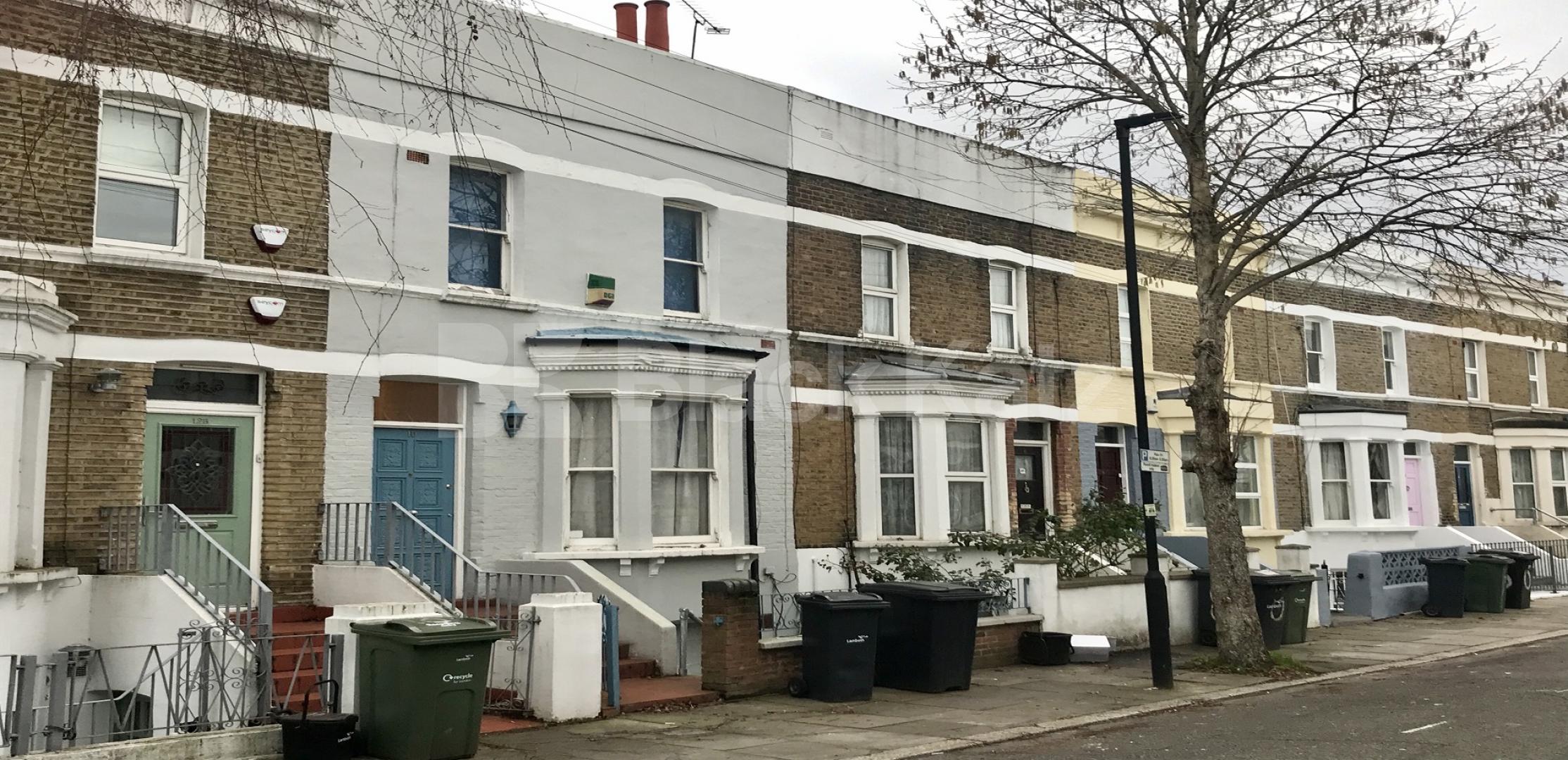 			LET , 4 Bedroom, 1 bath, 1 reception House			 Medwin Street, Clapham North / Brixton